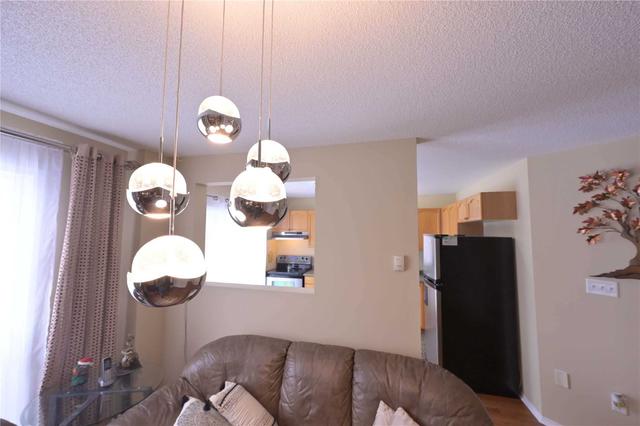 112 Nathan Cres, House detached with 3 bedrooms, 2 bathrooms and 5 parking in Barrie ON | Image 2