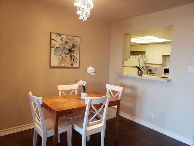 813 - 22 Clarissa Dr, Condo with 2 bedrooms, 2 bathrooms and 1 parking in Richmond Hill ON | Image 11