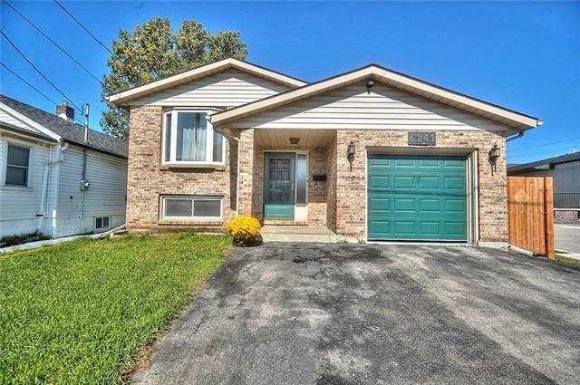 6241 Ash St, House detached with 3 bedrooms, 2 bathrooms and 3 parking in Niagara Falls ON | Image 2