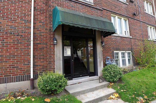 18 - 6 Vineland Ave, Condo with 2 bedrooms, 1 bathrooms and 0 parking in Hamilton ON | Image 1