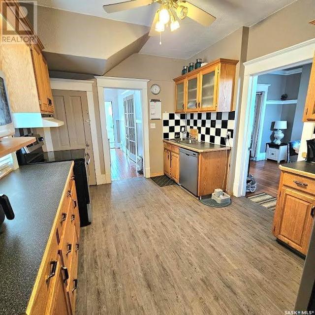 129 11th Street E, House detached with 3 bedrooms, 2 bathrooms and null parking in Prince Albert SK | Image 12
