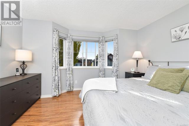 4037 Blackberry Lane, House detached with 3 bedrooms, 2 bathrooms and 1 parking in Saanich BC | Image 25