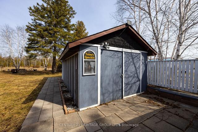 220 Mcguire Beach Rd, House detached with 3 bedrooms, 1 bathrooms and 8 parking in Kawartha Lakes ON | Image 21