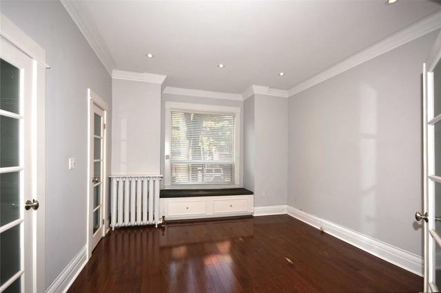 main - 125 Maitland St, House detached with 3 bedrooms, 1 bathrooms and 0 parking in Toronto ON | Image 3
