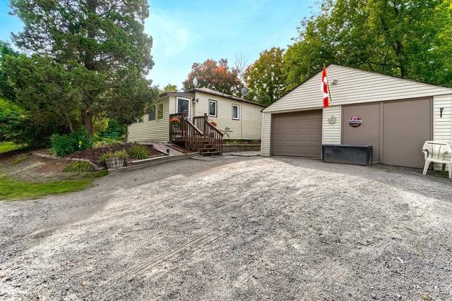 155 Elmpine Tr, House detached with 3 bedrooms, 1 bathrooms and 5 parking in King ON | Image 38