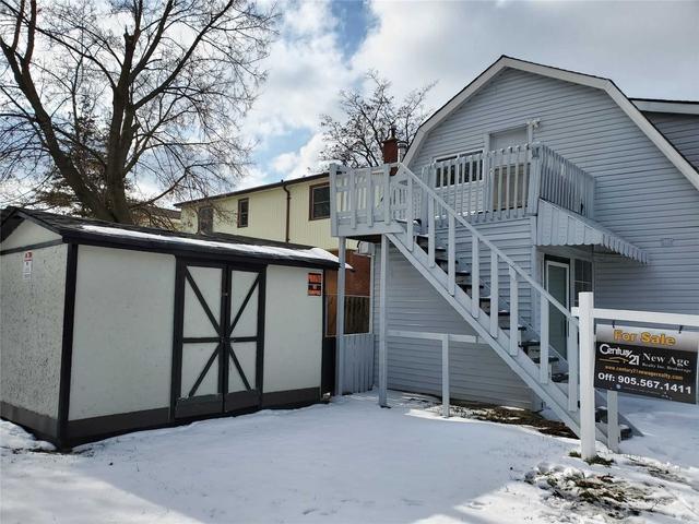129 East 23rd St, House detached with 1 bedrooms, 1 bathrooms and 4 parking in Hamilton ON | Image 2