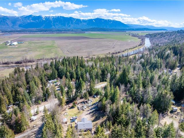 853 Birchmont Drive, House detached with 4 bedrooms, 2 bathrooms and null parking in Central Kootenay C BC | Image 42