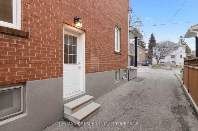 328 Gilbert Ave, House detached with 3 bedrooms, 2 bathrooms and 5 parking in Toronto ON | Image 34