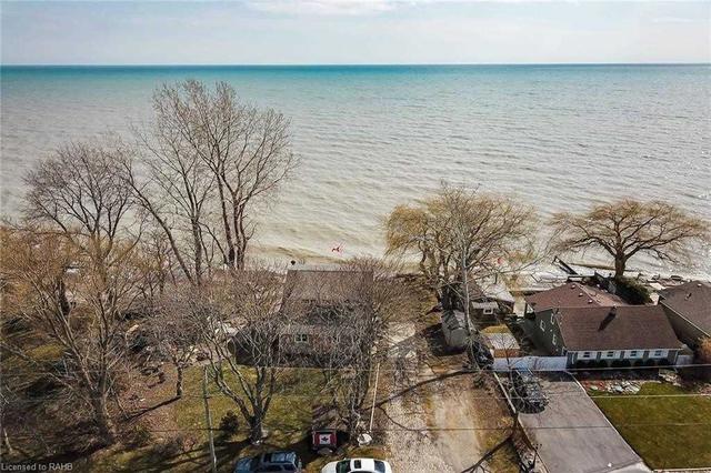 18444 Erie Shore Dr, House detached with 3 bedrooms, 2 bathrooms and 4 parking in Chatham Kent ON | Image 13