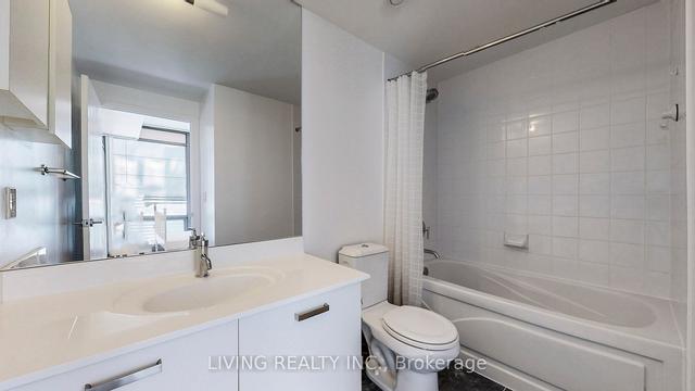1303 - 832 Bay St, Condo with 2 bedrooms, 2 bathrooms and 1 parking in Toronto ON | Image 17
