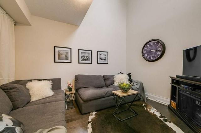 Th17 - 7 Oakburn Cres, Townhouse with 3 bedrooms, 3 bathrooms and 2 parking in Toronto ON | Image 21