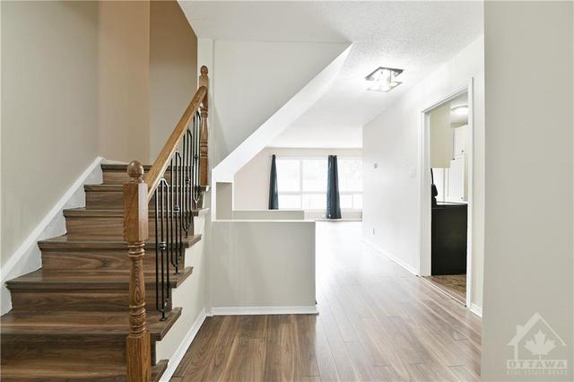 222 Romulus Private, Townhouse with 4 bedrooms, 3 bathrooms and 2 parking in Ottawa ON | Image 4
