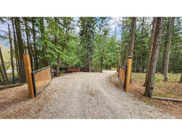 5745 Longbeach Road, House detached with 0 bedrooms, 0 bathrooms and 6 parking in Central Kootenay E BC | Image 53