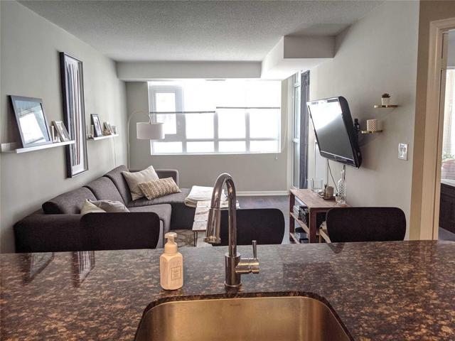 544 - 38 Grand Magazine St, Condo with 1 bedrooms, 2 bathrooms and 1 parking in Toronto ON | Image 3