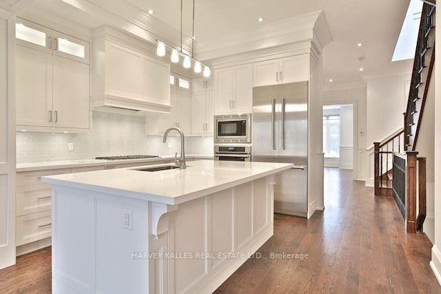 405b Melrose Ave, House detached with 4 bedrooms, 5 bathrooms and 1 parking in Toronto ON | Image 2