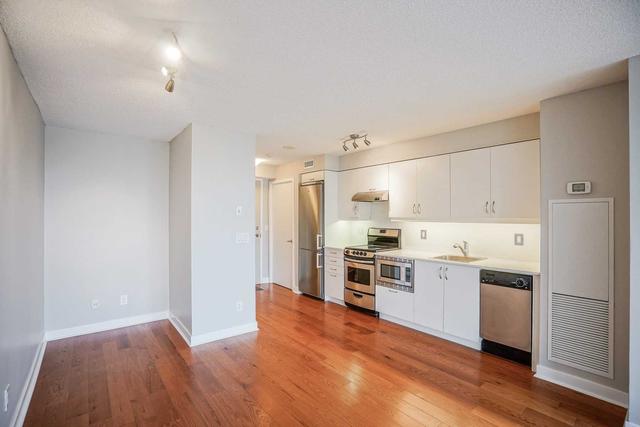 820 - 320 Richmond St E, Condo with 1 bedrooms, 1 bathrooms and 0 parking in Toronto ON | Image 4