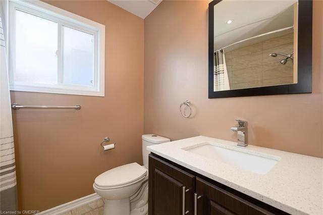 2427 Newcastle Cres, House attached with 3 bedrooms, 4 bathrooms and 3 parking in Oakville ON | Image 11