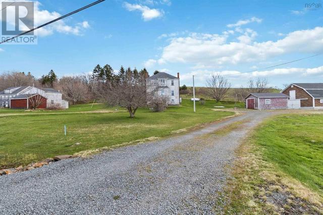 688 Mason Beach Road, House detached with 8 bedrooms, 1 bathrooms and null parking in Lunenburg MD NS | Image 14