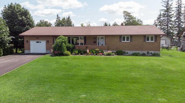 9 Grant Dr, House detached with 3 bedrooms, 2 bathrooms and 7 parking in Kawartha Lakes ON | Image 1