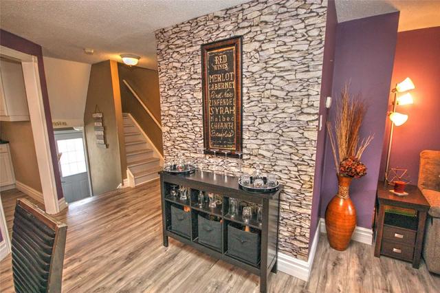 5 - 233 Innisfil St, Townhouse with 3 bedrooms, 2 bathrooms and 1 parking in Barrie ON | Image 17