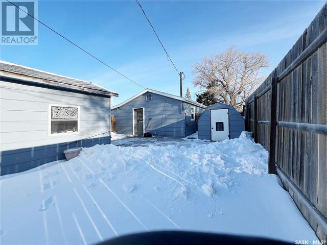630 4th Street, House detached with 1 bedrooms, 1 bathrooms and null parking in Estevan SK | Image 24