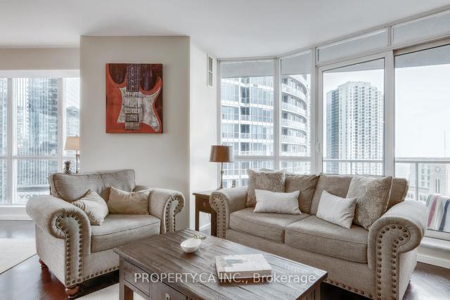 1602 - 218 Queens Quay Way, Condo with 2 bedrooms, 2 bathrooms and 1 parking in Toronto ON | Image 28