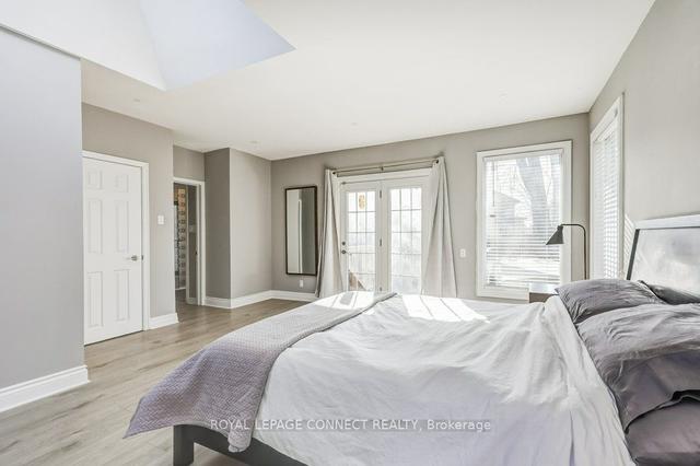 70 Dunstall Cres, House detached with 2 bedrooms, 2 bathrooms and 6 parking in Toronto ON | Image 14