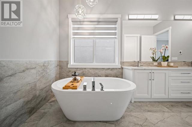 Stand-alone tub | Image 29