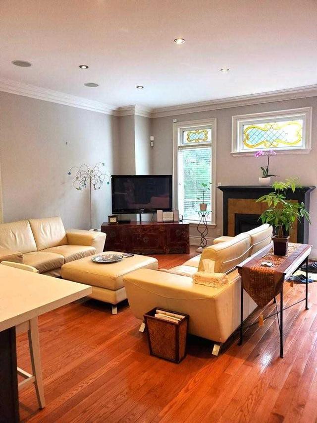 493 Woburn Ave, House detached with 4 bedrooms, 4 bathrooms and 4 parking in Toronto ON | Image 6
