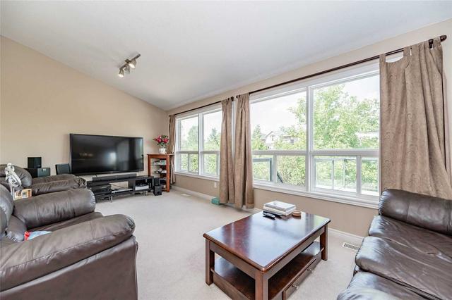 20 Whetstone Cres, House detached with 5 bedrooms, 4 bathrooms and 4 parking in Guelph ON | Image 4