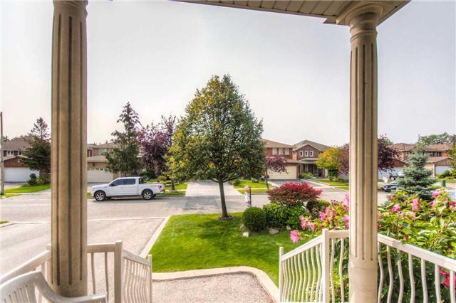 66 Canterbury Crt, House detached with 3 bedrooms, 4 bathrooms and 8 parking in Richmond Hill ON | Image 3