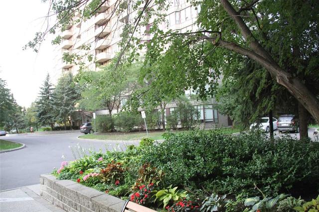 509 - 91 Townsgate Dr, Condo with 2 bedrooms, 2 bathrooms and 2 parking in Vaughan ON | Image 6