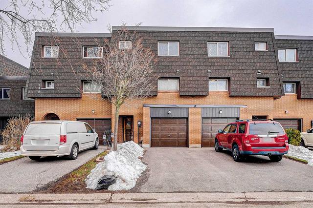 75 Darras Crt, Townhouse with 3 bedrooms, 2 bathrooms and 2 parking in Brampton ON | Image 1