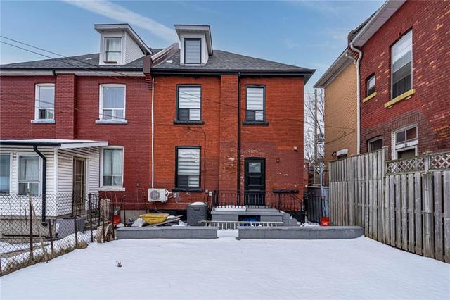 203 Hughson Street N, House semidetached with 4 bedrooms, 1 bathrooms and null parking in Hamilton ON | Image 35