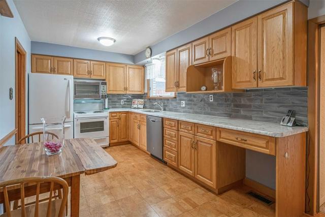 3583 Valour Cres, House detached with 3 bedrooms, 2 bathrooms and 5 parking in Niagara Falls ON | Image 2