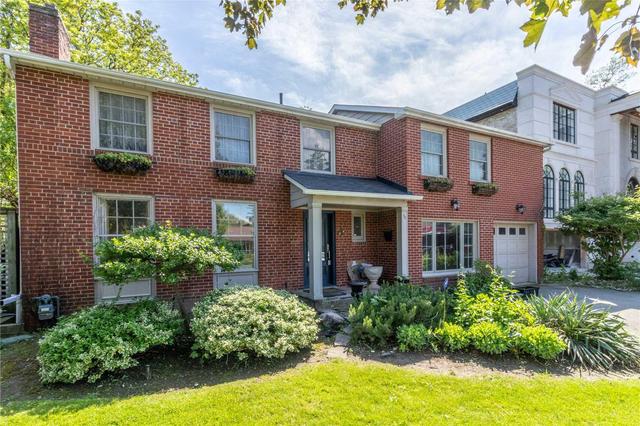 75 Lord Seaton Rd, House detached with 4 bedrooms, 3 bathrooms and 2 parking in Toronto ON | Image 1