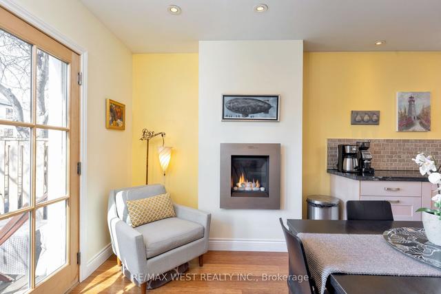 70 Thirty Ninth St, House detached with 2 bedrooms, 2 bathrooms and 1 parking in Toronto ON | Image 17