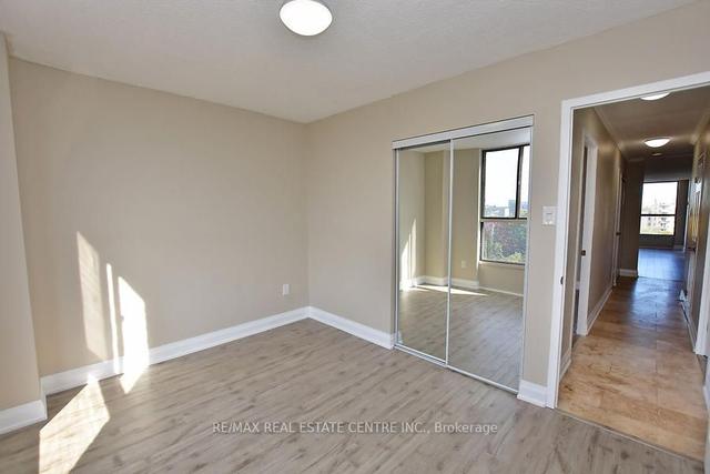 803 - 3170 Kirwin Ave, Condo with 3 bedrooms, 2 bathrooms and 1 parking in Mississauga ON | Image 22