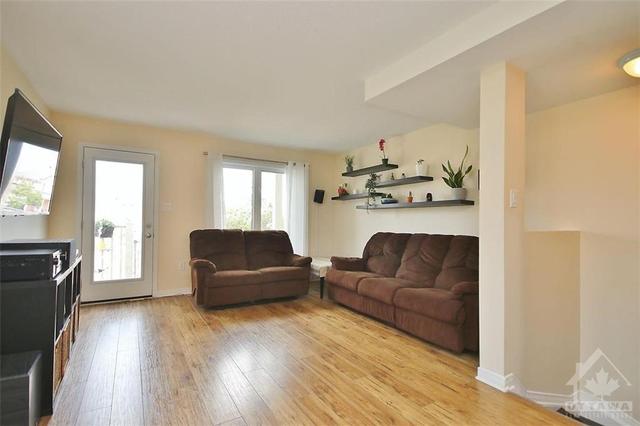 200 Shanly Private, House attached with 2 bedrooms, 3 bathrooms and 1 parking in Ottawa ON | Image 6
