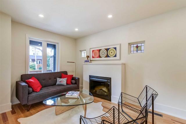 105 Kent Rd, House semidetached with 2 bedrooms, 2 bathrooms and 2 parking in Toronto ON | Image 38
