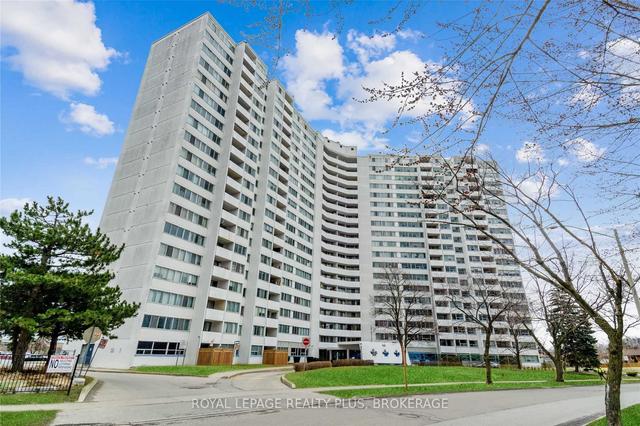 1903 - 530 Lolita Gdns, Condo with 3 bedrooms, 1 bathrooms and 2 parking in Mississauga ON | Image 1