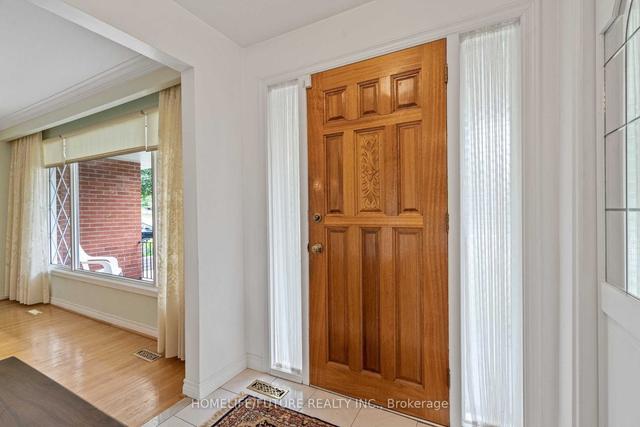 36 Angora St, House detached with 3 bedrooms, 3 bathrooms and 3 parking in Toronto ON | Image 5