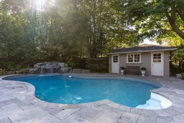 108 Parkwood Crt, House detached with 4 bedrooms, 5 bathrooms and 6 parking in Oakville ON | Image 31