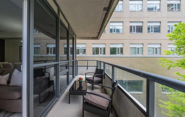 221 - 70 Roehampton Ave, Condo with 2 bedrooms, 2 bathrooms and 1 parking in Toronto ON | Image 25