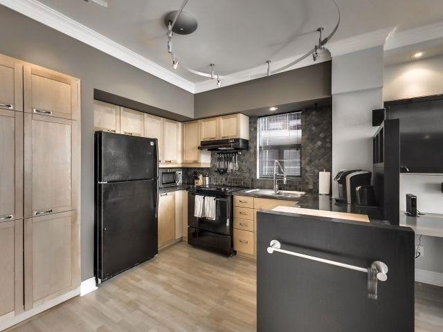 1209 - 75 Dalhousie St, Condo with 1 bedrooms, 1 bathrooms and 1 parking in Toronto ON | Image 2