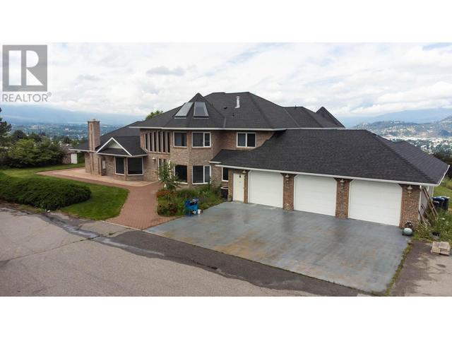 1135 Graf Road, House detached with 4 bedrooms, 4 bathrooms and 18 parking in Kelowna BC | Image 2