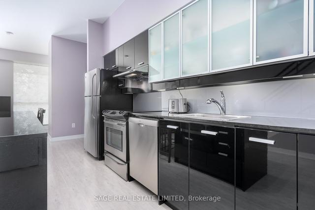 th10 - 33 Singer Crt, Townhouse with 2 bedrooms, 3 bathrooms and 1 parking in Toronto ON | Image 4