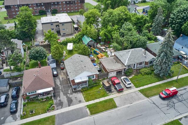 301 Elgin St W, House detached with 3 bedrooms, 2 bathrooms and 5 parking in Oshawa ON | Image 31