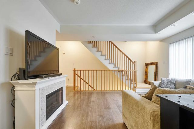 th #26 - 50 Orchid Place Dr, Townhouse with 2 bedrooms, 2 bathrooms and 1 parking in Toronto ON | Image 3
