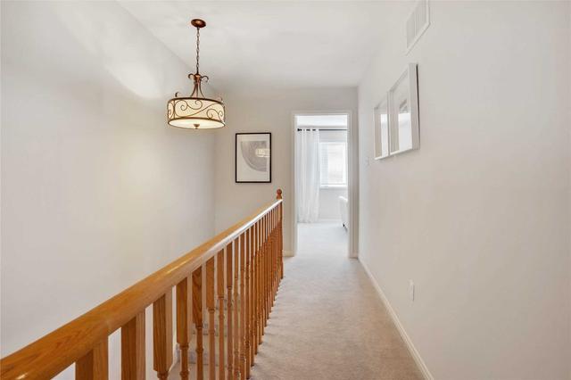 34 Bluewater Crt, House attached with 3 bedrooms, 3 bathrooms and 2 parking in Toronto ON | Image 9